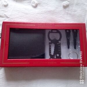 NWOT - Perry Ellis Portfolio Men's Black Wallet W/3 Keychain Tools - Gift Set